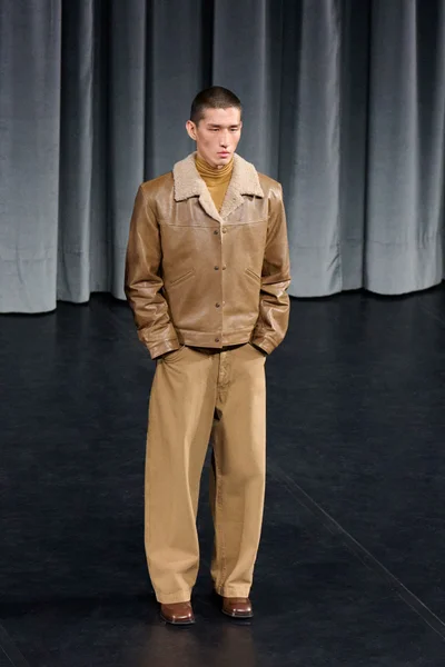Look 33